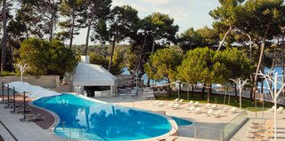 LH Bel Pool