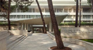 Entrance, Hotel Bellevue