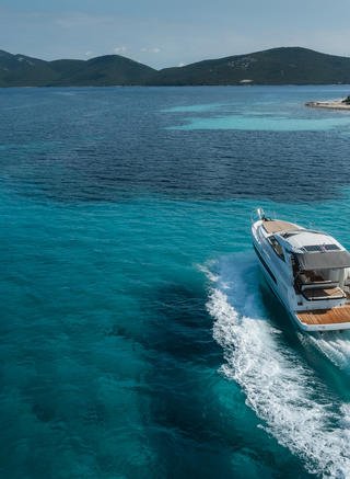 leader yacht
