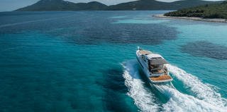 leader yacht
