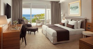 Luxury suite sea side