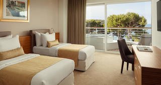 Rooms & Suites