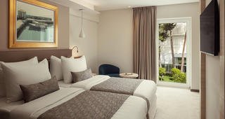 Rooms & Suites