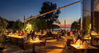 Alfred Keller restaurant at night