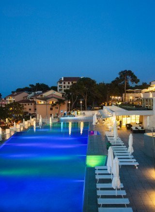 Vitality Hotel Punta infinity pool