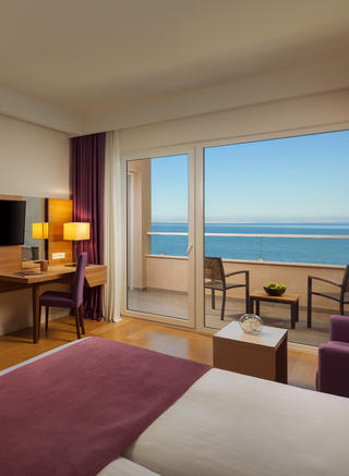family room sea view 2025