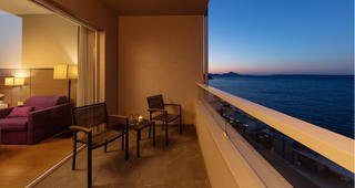 Rooms & Suites
